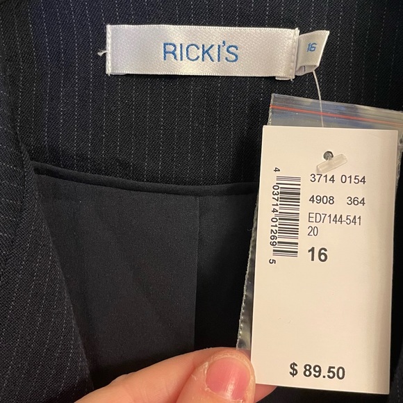 NWT Ricki’s pinstripe blazer 16 - Picture 4 of 6